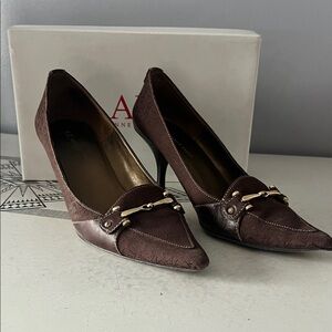 Anne Klein Brown Heels with Gold Accents